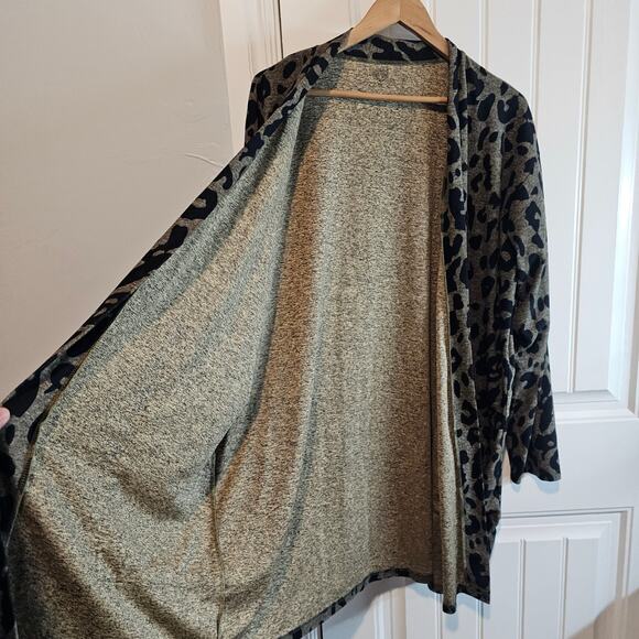 Leopard Print Open Cardigan Womens Size 1X Brown Long Classic Glam Relaxed - Picture 4 of 8
